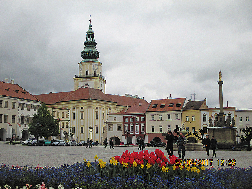 Temná obloha nad Kroměříží podtrhovala smuteční rozloučení s Jaromírem Sumem